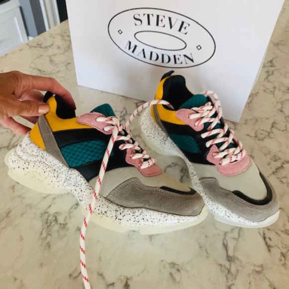 Steve Madden Shoes - Steve Madden NWT Women's Exaggerated Sneaker